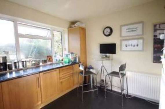 2 Bedroom Maisonette