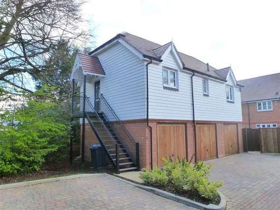 2 Bedroom Maisonette