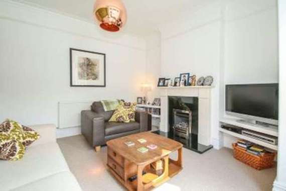 2 Bedroom End of Ter...