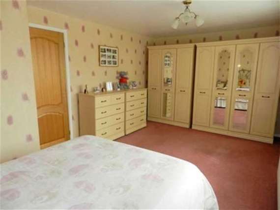 3 Bedroom Semi-Detac...