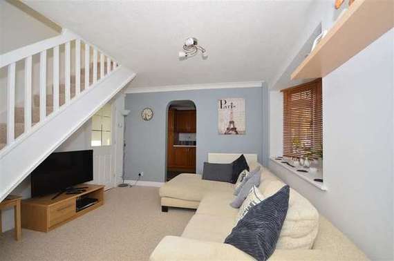 2 Bedroom End of Ter...