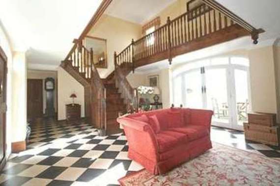 6 Bedroom Detached