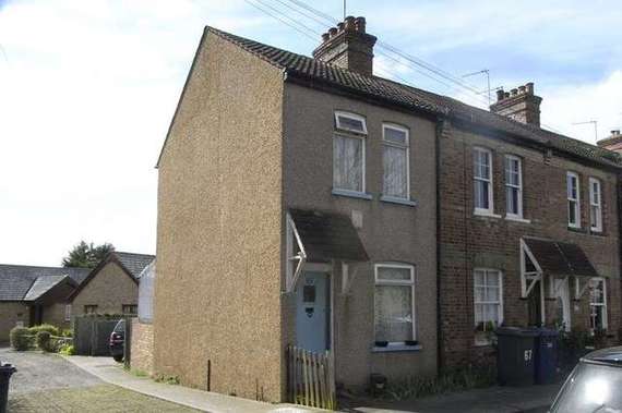 2 Bedroom End of Ter...