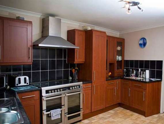 5 Bedroom Semi-Detac...