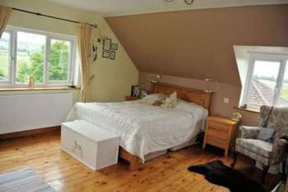 4&nbsp;Bedroom&nbsp;Semi-Detac...