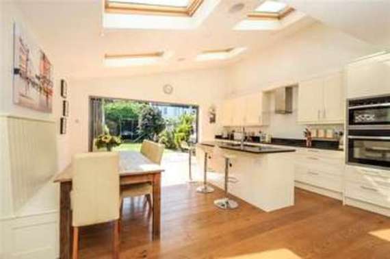 5 Bedroom Terraced