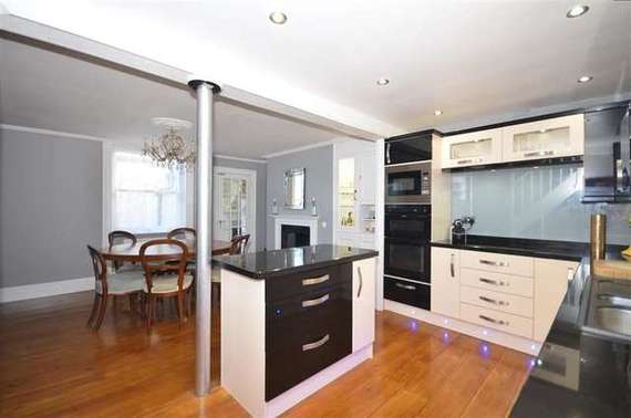4 Bedroom End of Ter...
