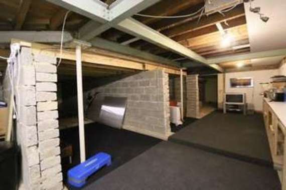 4 Bedroom Semi-Detac...