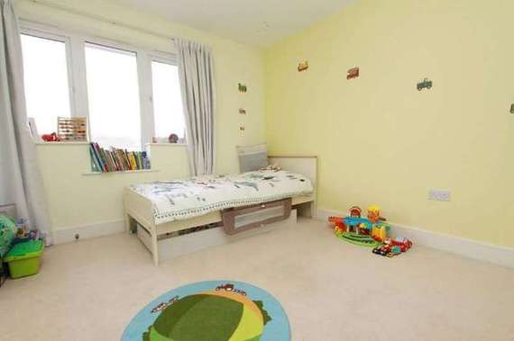 4 Bedroom End of Ter...