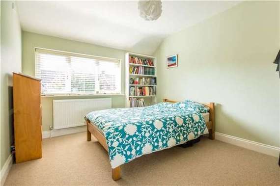 4 Bedroom End of Ter...