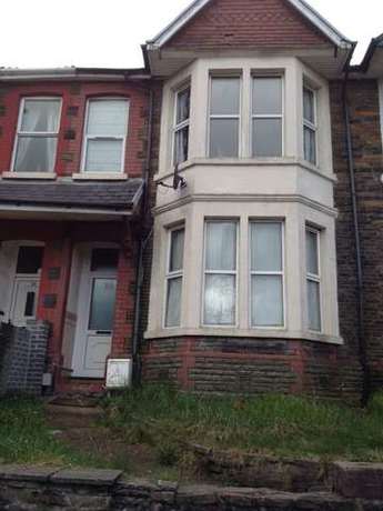 6 Bedroom Semi-Detac...