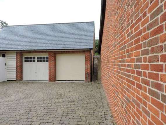 1 Bedroom Detached