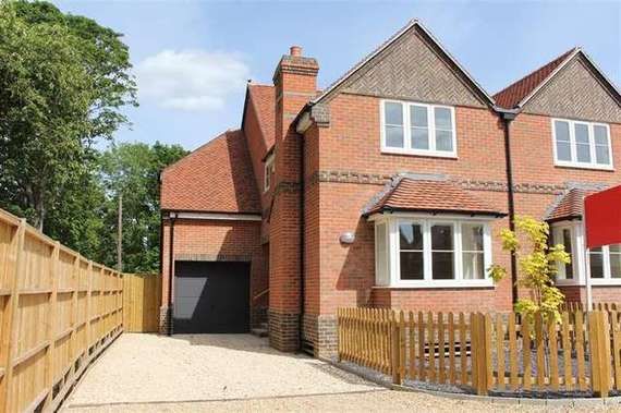 4 Bedroom Semi-Detac...