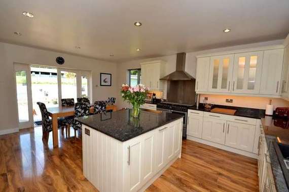 5&nbsp;Bedroom&nbsp;Detached