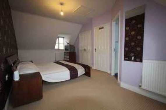 4 Bedroom Semi-Detac...