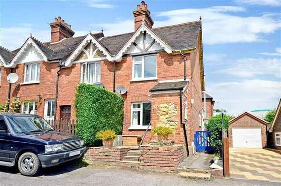 2 Bedroom End of Ter...