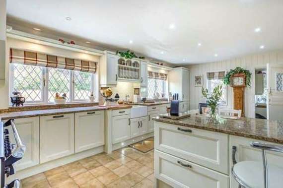 5 Bedroom Detached