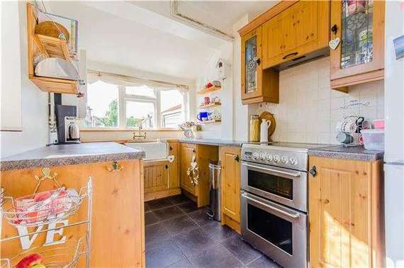 2 Bedroom End of Ter...