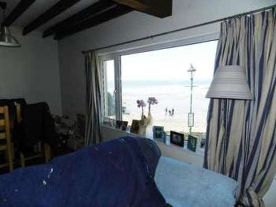 3 Bedroom End of Ter...
