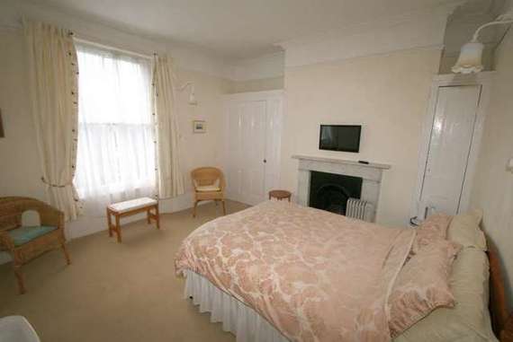 6 Bedroom Detached