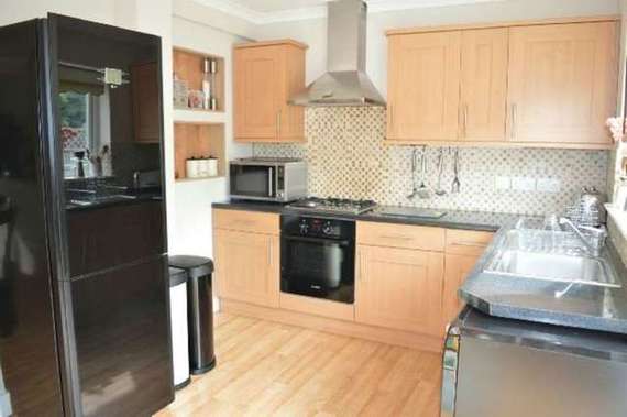 3 Bedroom End of Ter...