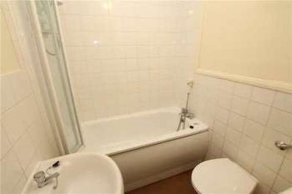Woking  Knaphill, GU21 3LR
