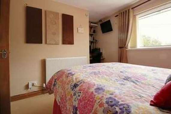 4 Bedroom Semi-Detac...