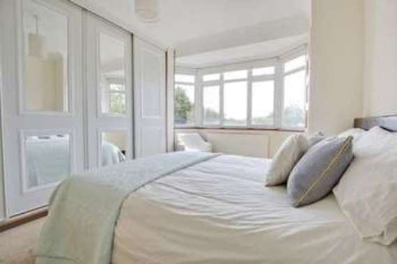 5 Bedroom Semi-Detac...