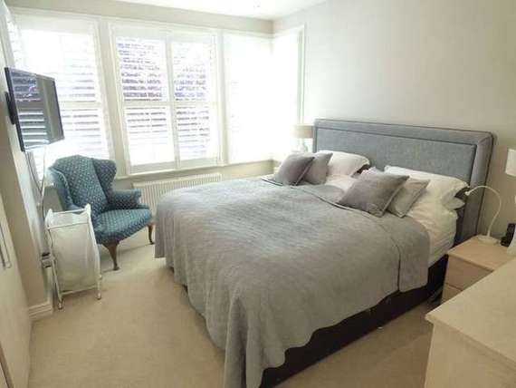 5 Bedroom Semi-Detac...