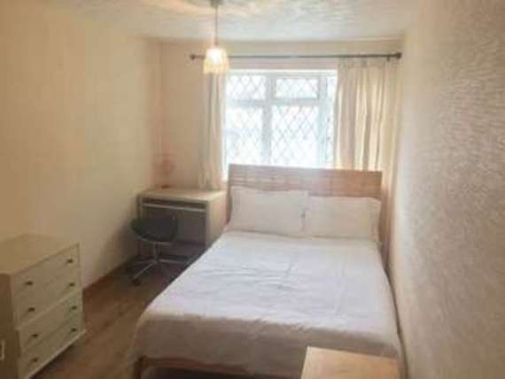 4 Bedroom Semi-Detac...