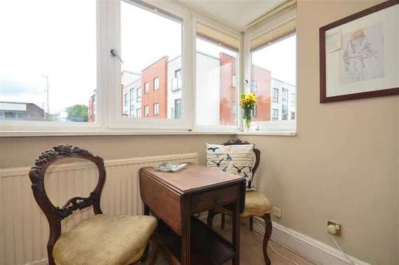 1 Bedroom Maisonette