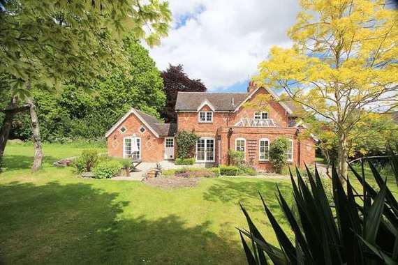 4 Bedroom Semi-Detac...