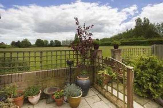 2&nbsp;Bedroom&nbsp;Detached