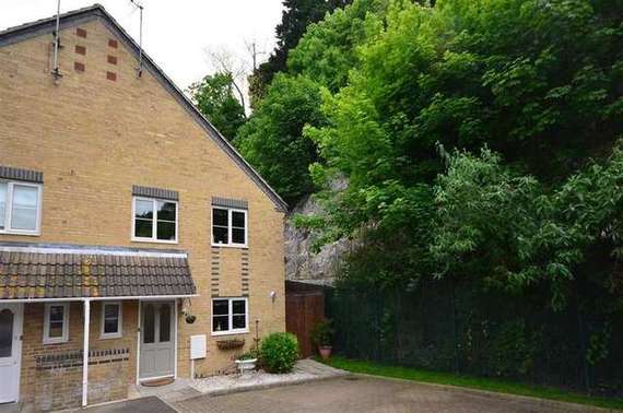 3 Bedroom End of Ter...