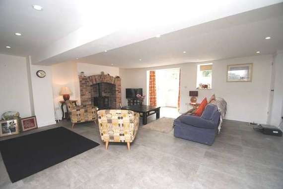 4&nbsp;Bedroom&nbsp;Terraced