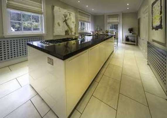 6 Bedroom Detached