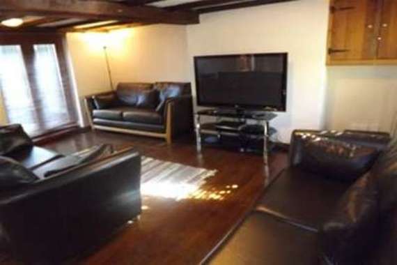 5 Bedroom Detached