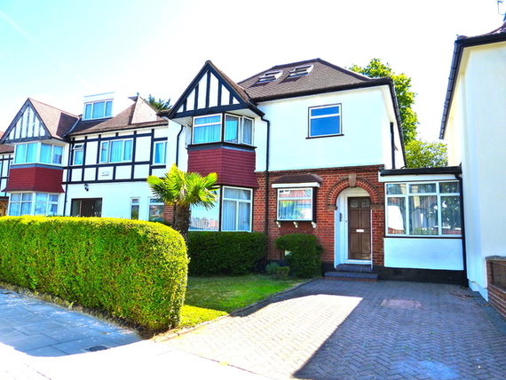 6 Bedroom Detached