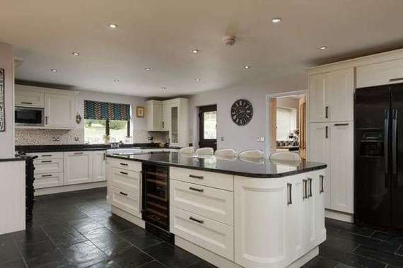 8 Bedroom Detached