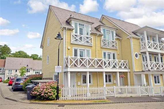 3 Bedroom End of Ter...