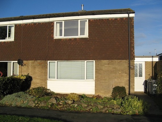 2 Bedroom End of Ter...