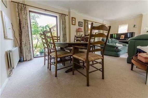 6 Bedroom Detached