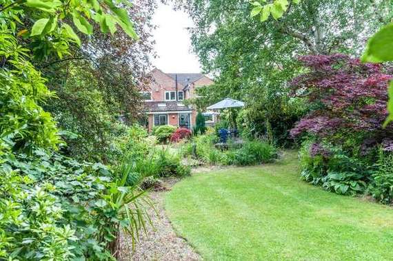 5 Bedroom Detached
