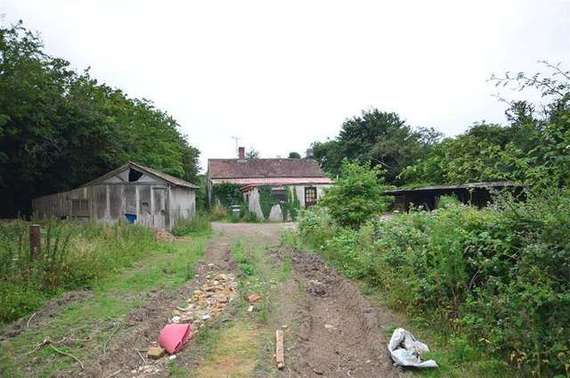 6 Bedroom Bungalow