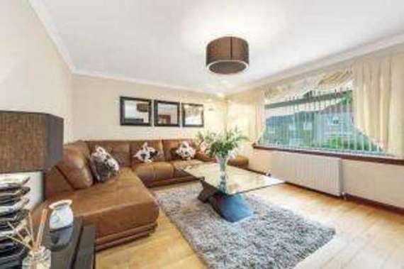 3 Bedroom End of Ter...