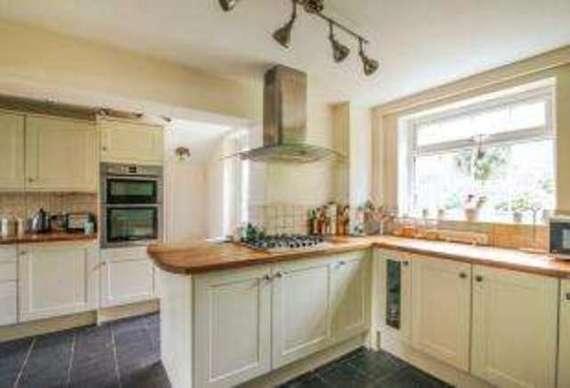 4 Bedroom End of Ter...