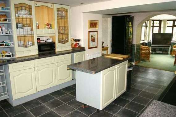 5 Bedroom Property