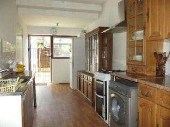 2 Bedroom End of Ter...