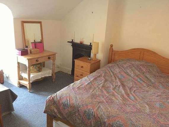 2 Bedroom Maisonette