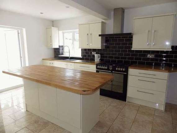 3 Bedroom Semi-Detac...